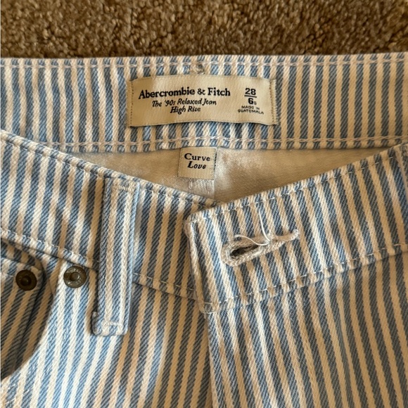 Abercrombie Curve Love High Rise 90s Relaxed Jean Blue Stripe - Picture 2 of 4